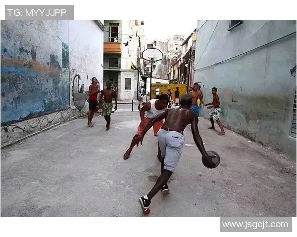 球衣文化的变迁与传承：从运动场到街头时尚的多元演绎